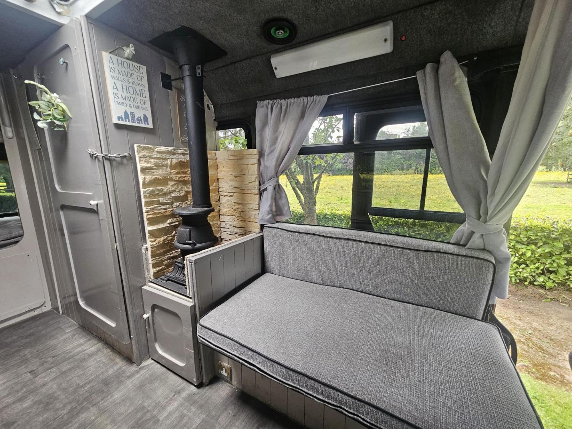 Retro Camper Hire Discover Ireland دبلن المظهر الخارجي الصورة