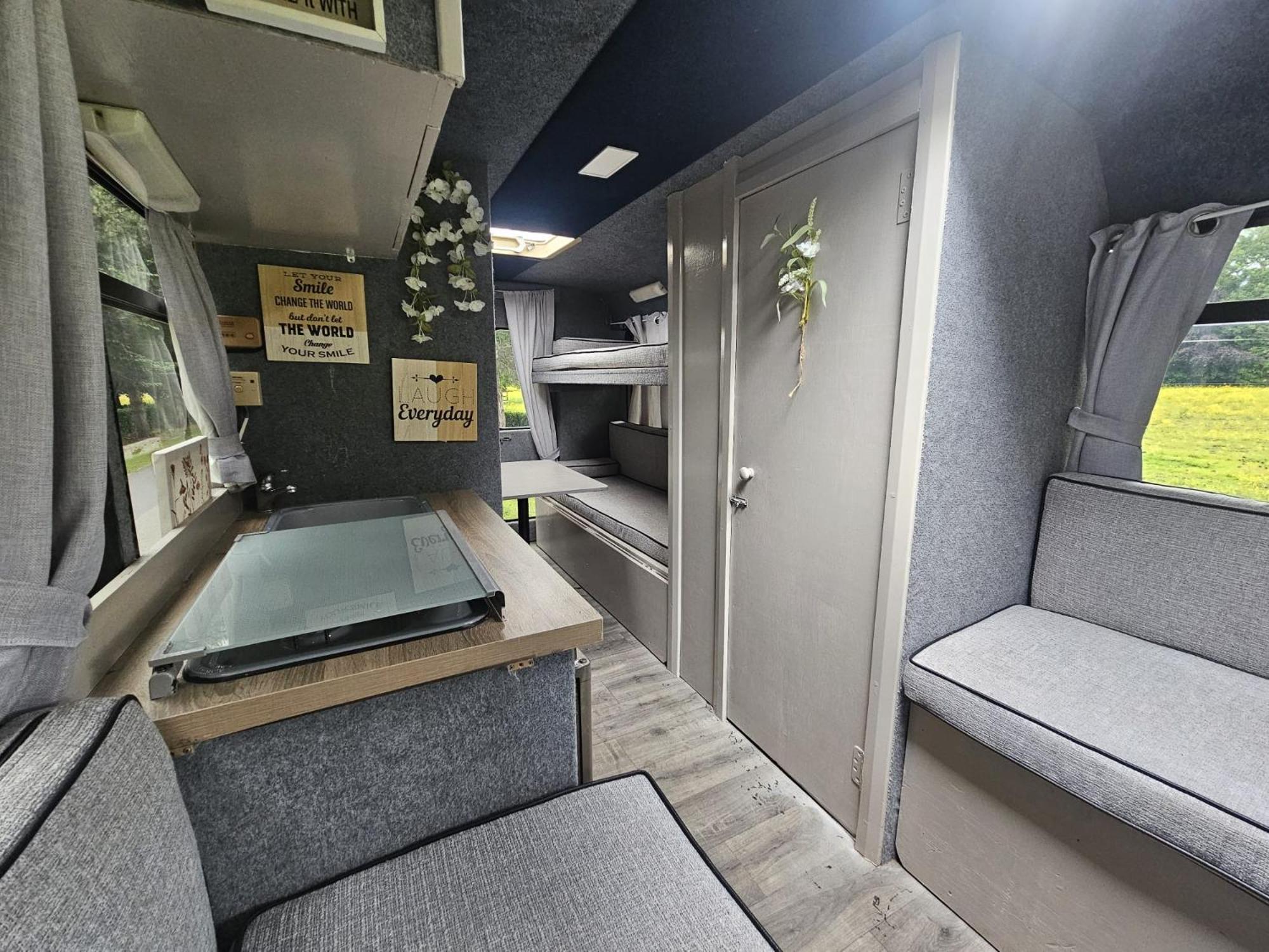 Retro Camper Hire Discover Ireland دبلن المظهر الخارجي الصورة